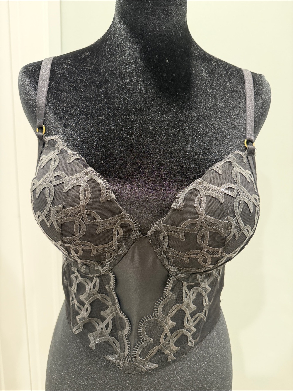 Victorias Secrer Lace- push-up bustier - 36C